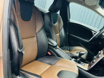 VOLVO V40 CROSS COUNTRY D4   2.0 DIESEL 190CP   FAB 09.2014