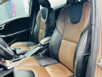 VOLVO V40 CROSS COUNTRY D4   2.0 DIESEL 190CP   FAB 09.2014