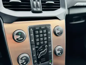 VOLVO V40 CROSS COUNTRY D4   2.0 DIESEL 190CP   FAB 09.2014