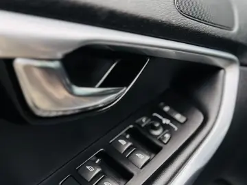 VOLVO V40 CROSS COUNTRY D4   2.0 DIESEL 190CP   FAB 09.2014