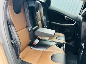 VOLVO V40 CROSS COUNTRY D4   2.0 DIESEL 190CP   FAB 09.2014