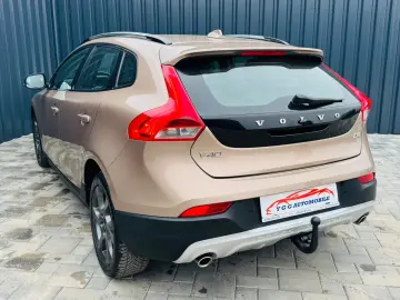 VOLVO V40 CROSS COUNTRY D4   2.0 DIESEL 190CP   FAB 09.2014