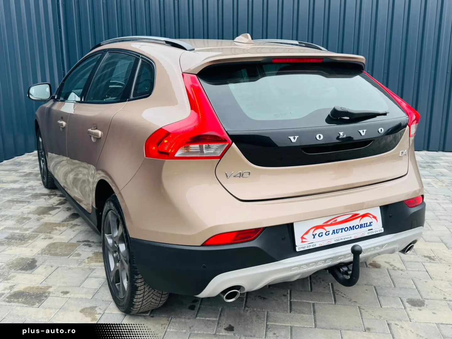 VOLVO V40 CROSS COUNTRY D4   2.0 DIESEL 190CP   FAB 09.2014