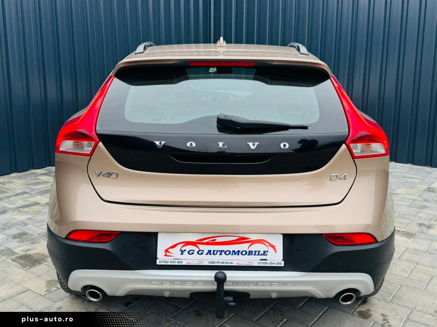 VOLVO V40 CROSS COUNTRY D4   2.0 DIESEL 190CP   FAB 09.2014