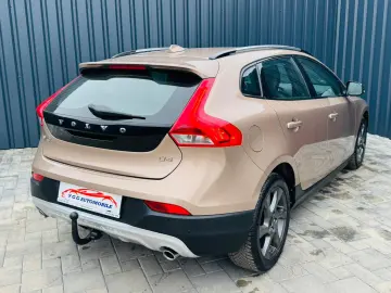 VOLVO V40 CROSS COUNTRY D4   2.0 DIESEL 190CP   FAB 09.2014