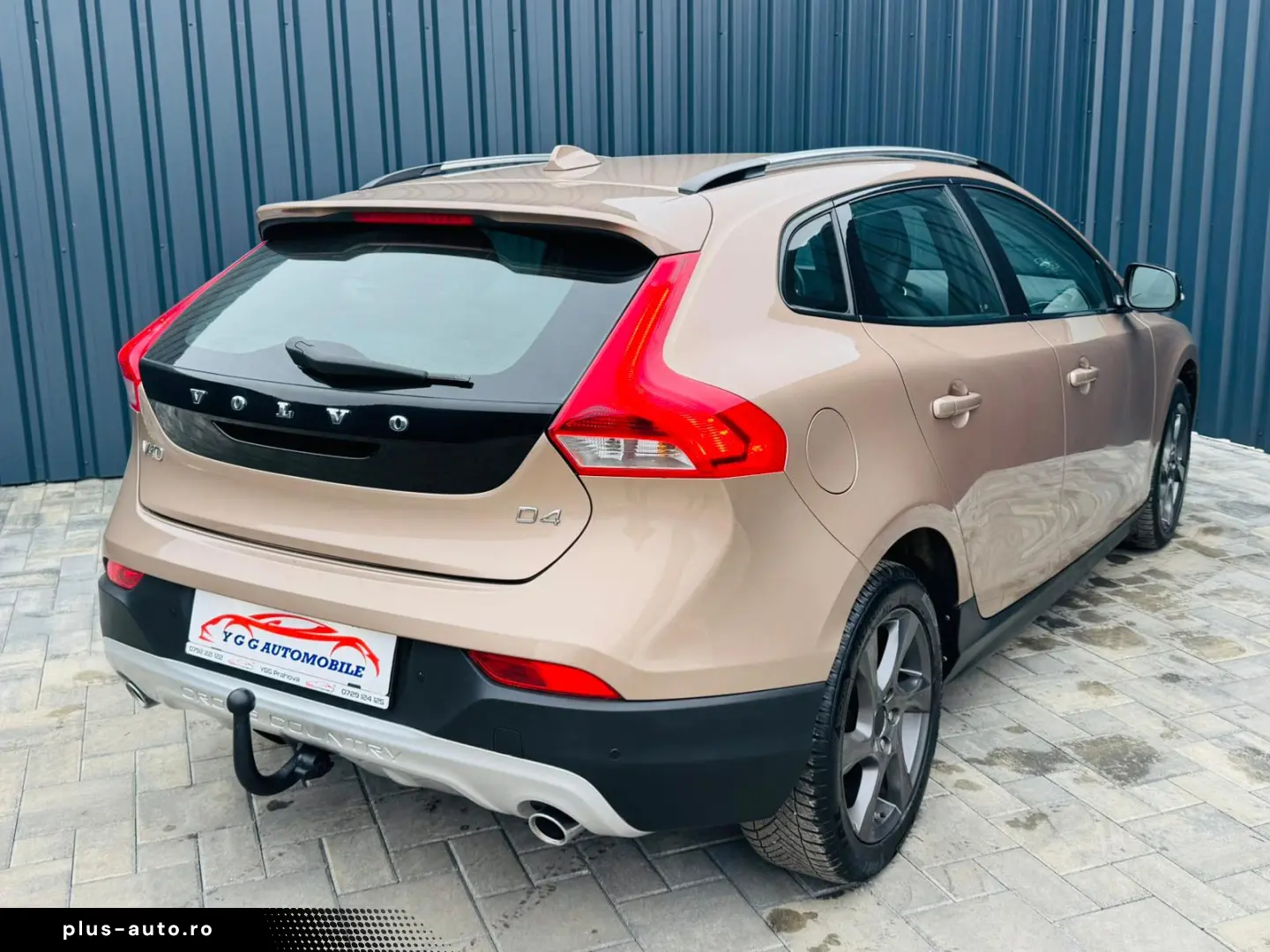 VOLVO V40 CROSS COUNTRY D4   2.0 DIESEL 190CP   FAB 09.2014