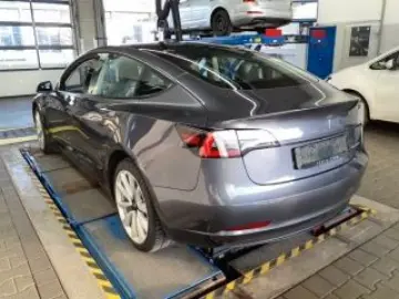 TESLA Model 3 LONGRANGE DUAL-MOTOR NAVI KAMERA SH AHK