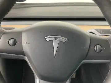 TESLA Model 3 LongRange AWD Autopil AHK SO94% 19 Ryzen