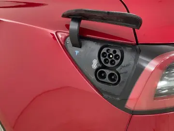 TESLA Model 3 LongRange AWD Autopil AHK SO94% 19 Ryzen