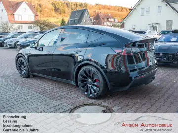 TESLA Model Y Performance Dual AWD Carbon Autopilot-3