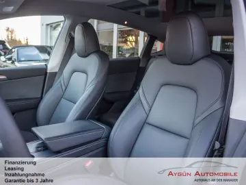 TESLA Model Y Performance Dual AWD Carbon Autopilot-3