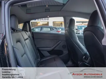 TESLA Model Y Performance Dual AWD Carbon Autopilot-3