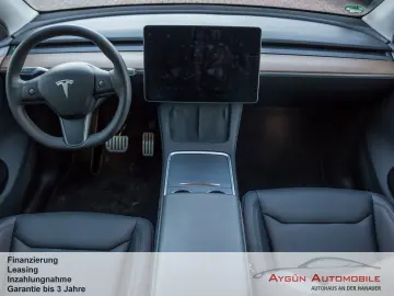 TESLA Model Y Performance Dual AWD Carbon Autopilot-3