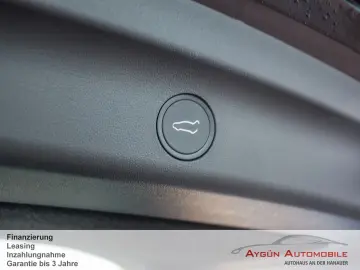 TESLA Model Y Performance Dual AWD Carbon Autopilot-3