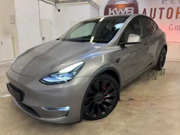 TESLA Model Y Performance Dual AWD 8-fach bereift !