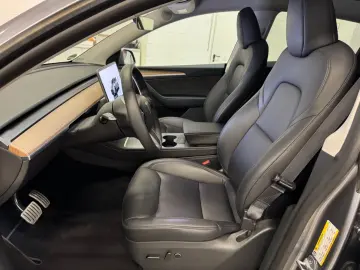 TESLA Model Y Performance Dual AWD 8-fach bereift !