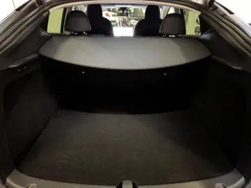 TESLA Model Y Performance Dual AWD 8-fach bereift !