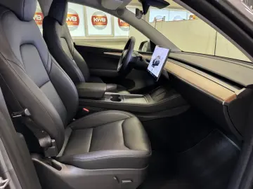 TESLA Model Y Performance Dual AWD 8-fach bereift !