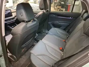 SKODA Enyaq 80 Suite AHK PANO ACC 360 DCC