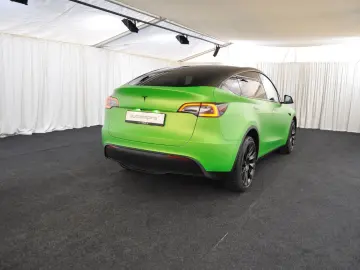 TESLA Model Y Long Range AWD 20-Zoll W-Reifen PDC VAT