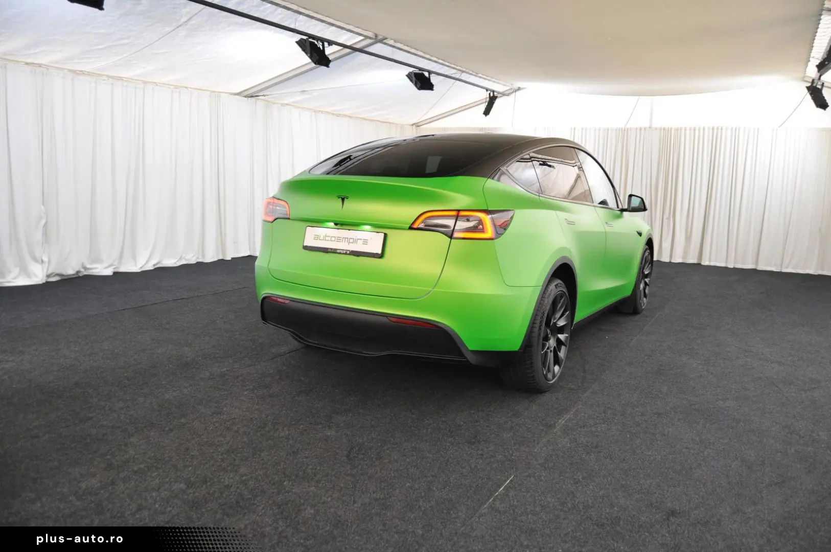 TESLA Model Y Long Range AWD 20-Zoll W-Reifen PDC VAT
