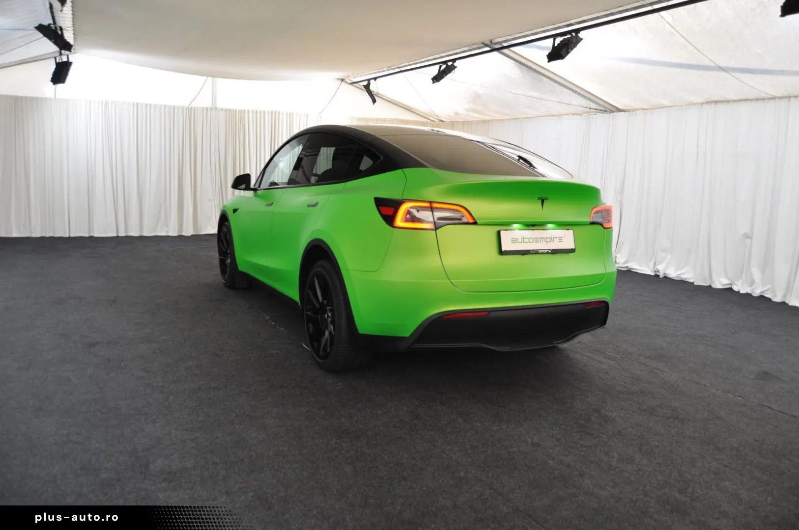 TESLA Model Y Long Range AWD 20-Zoll W-Reifen PDC VAT