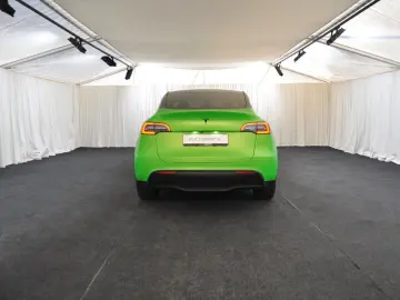 TESLA Model Y Long Range AWD 20-Zoll W-Reifen PDC VAT