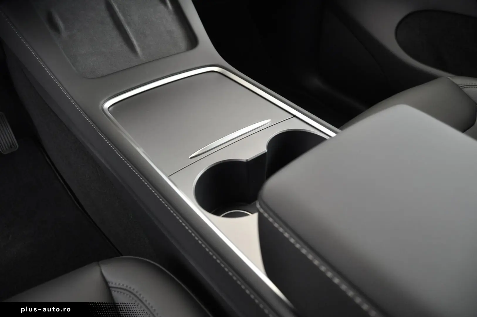 TESLA Model Y Long Range AWD 20-Zoll W-Reifen PDC VAT