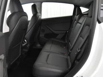 TESLA Model Y Long Range AWD 20-Zoll W-Reifen PDC VAT