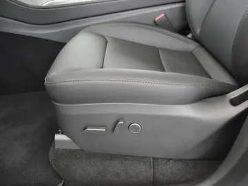 TESLA Model Y Long Range AWD 20-Zoll W-Reifen PDC VAT