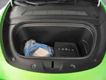 TESLA Model Y Long Range AWD 20-Zoll W-Reifen PDC VAT