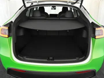 TESLA Model Y Long Range AWD 20-Zoll W-Reifen PDC VAT