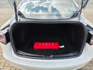 TESLA Model 3 RWD Ryzen! LFP! SoH 96%! 27TKM! 1.HAND!