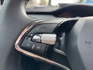 SKODA Enyaq iV 50 Loft  NAVI RFK