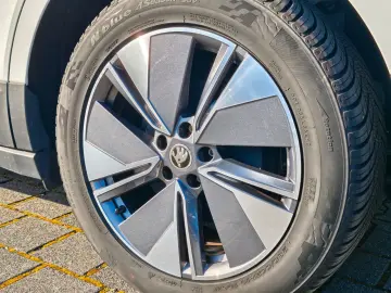 SKODA Enyaq 60 Loft 180PS NAVI SHZ LED APP RFK