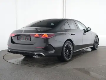 MERCEDES-BENZ E 220 d 4M AMG Night SUPERSCREEN Pano FAP  AHK