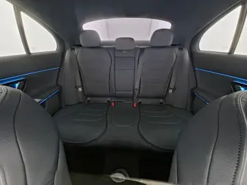 MERCEDES-BENZ E 220 d 4M AMG Night SUPERSCREEN Pano FAP  AHK