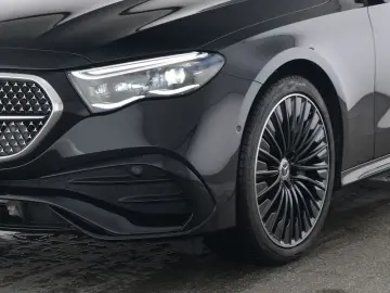 MERCEDES-BENZ E 220 d 4M AMG Night SUPERSCREEN Pano FAP  AHK