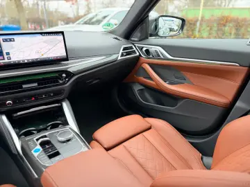 BMW eDrive40  M Sport Pro INDIVIDUAL.HUD.ACC.360 .HK