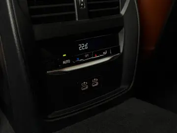 BMW eDrive40  M Sport Pro INDIVIDUAL.HUD.ACC.360 .HK