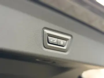 BMW eDrive40  M Sport Pro INDIVIDUAL.HUD.ACC.360 .HK