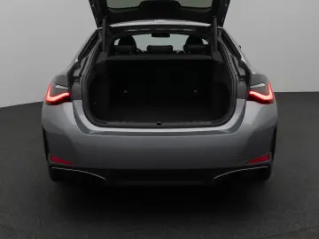 BMW i4 eD40 Gran Coupé Kamera DAB H K PDC Sport