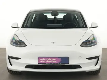 TESLA Model 3 SR