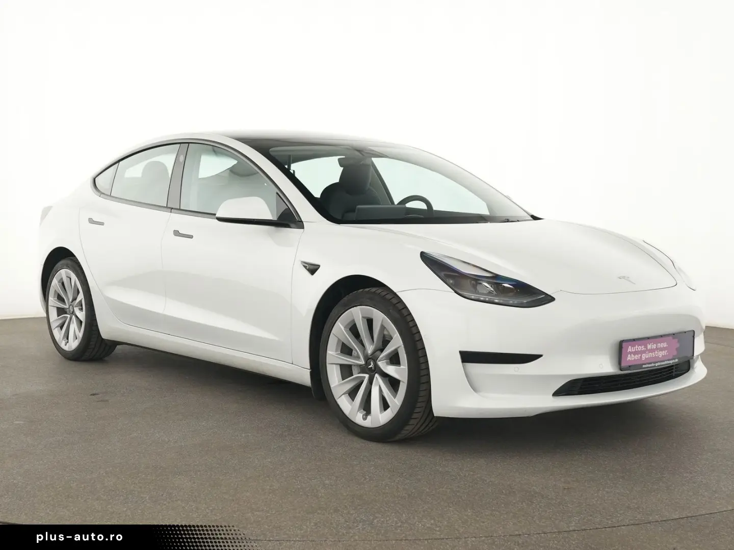 TESLA Model 3 SR