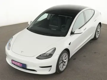 TESLA Model 3 SR