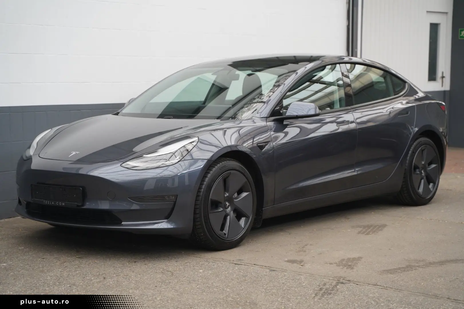 TESLA Model 3 Standard Range