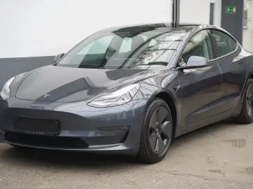 TESLA Model 3 Standard Range