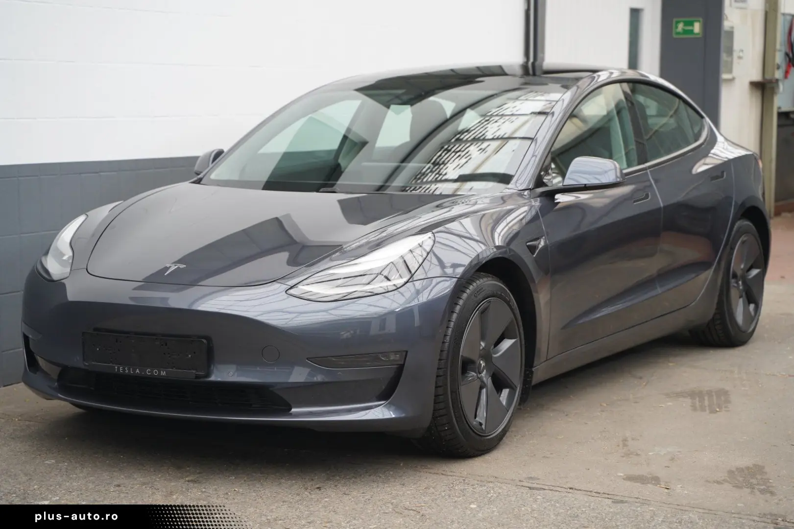 TESLA Model 3 Standard Range