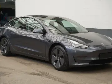 TESLA Model 3 Standard Range