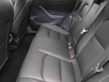 TESLA Model 3 Standard Range